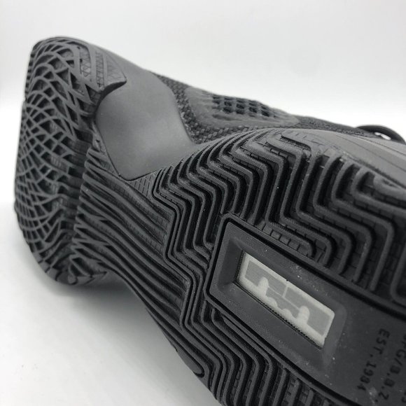 Nike Lebron Soldier XIV Men's Basketball Sneaker Shoe Limited Black CK6024-003 - Picture 10 of 10